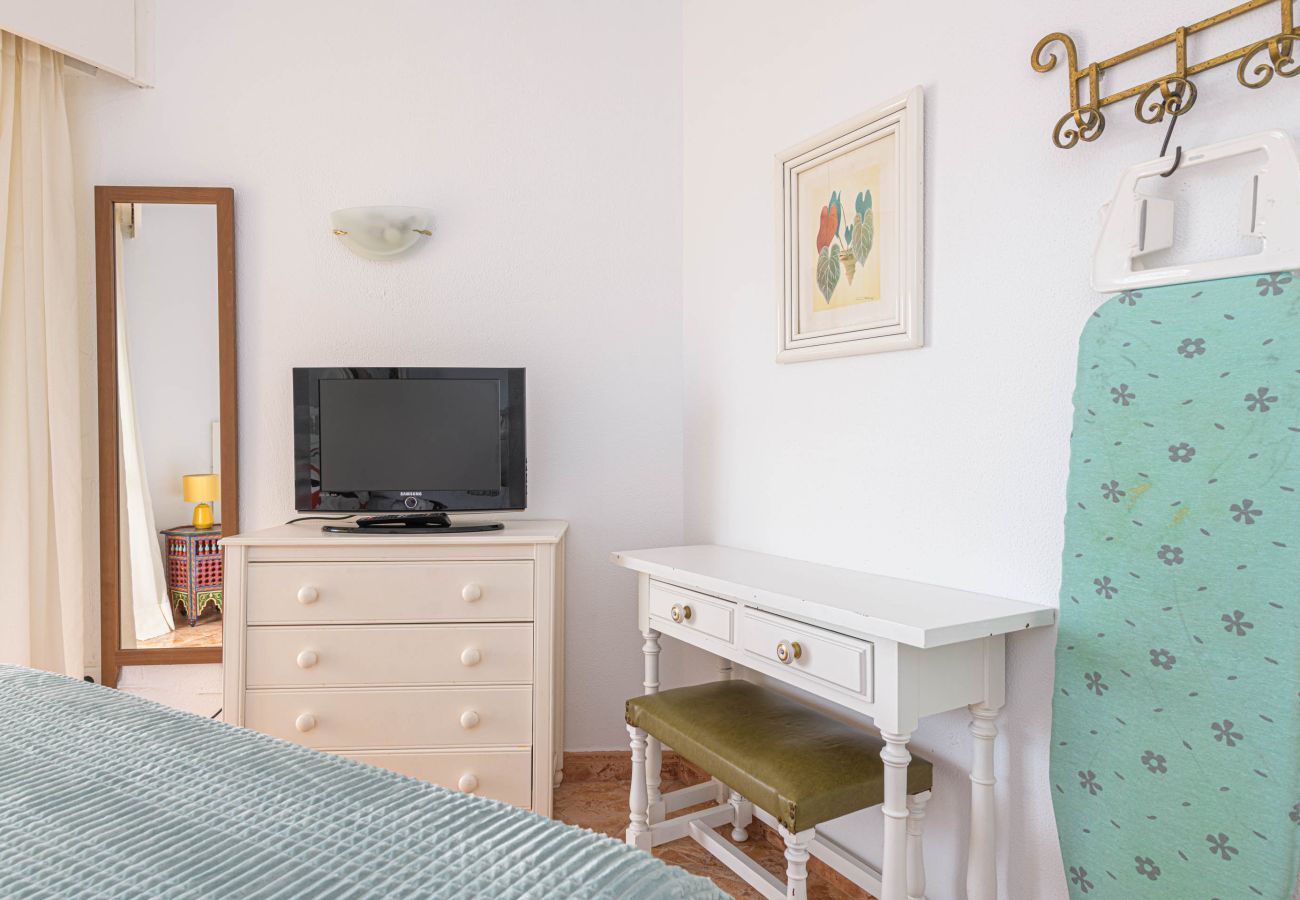 Apartment in Fuengirola - Great Location and Frontal Sea View Fuengirola