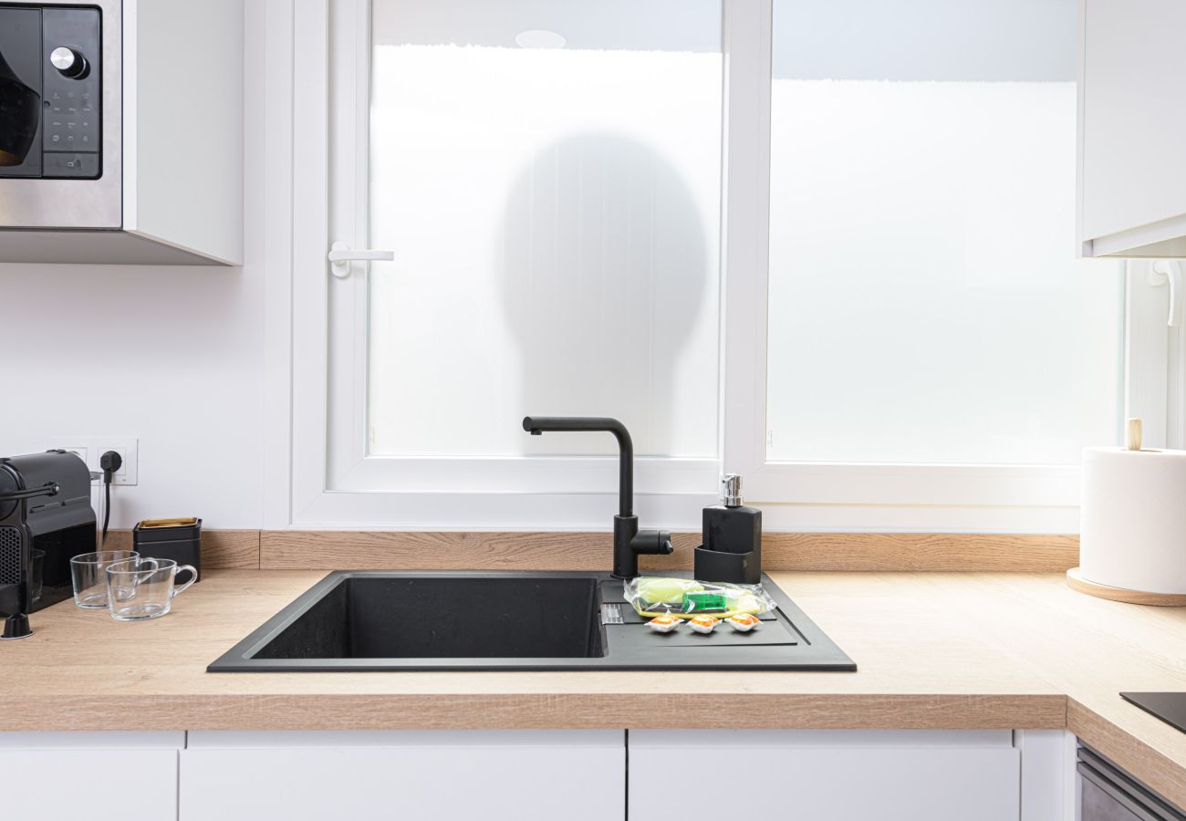 Apartment in Málaga - WintowinRentals Al-Mansa Central and Silent