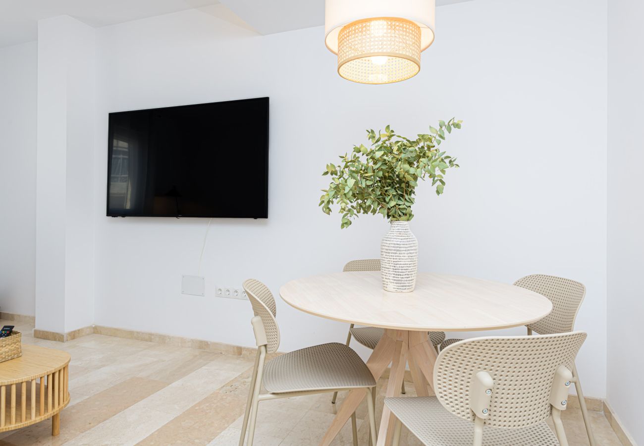 Apartment in Málaga - WintowinRentals Al-Mansa Central and Silent