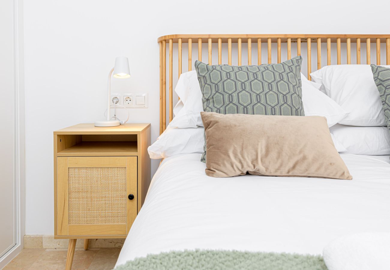 Apartment in Málaga - WintowinRentals Al-Mansa Central and Silent