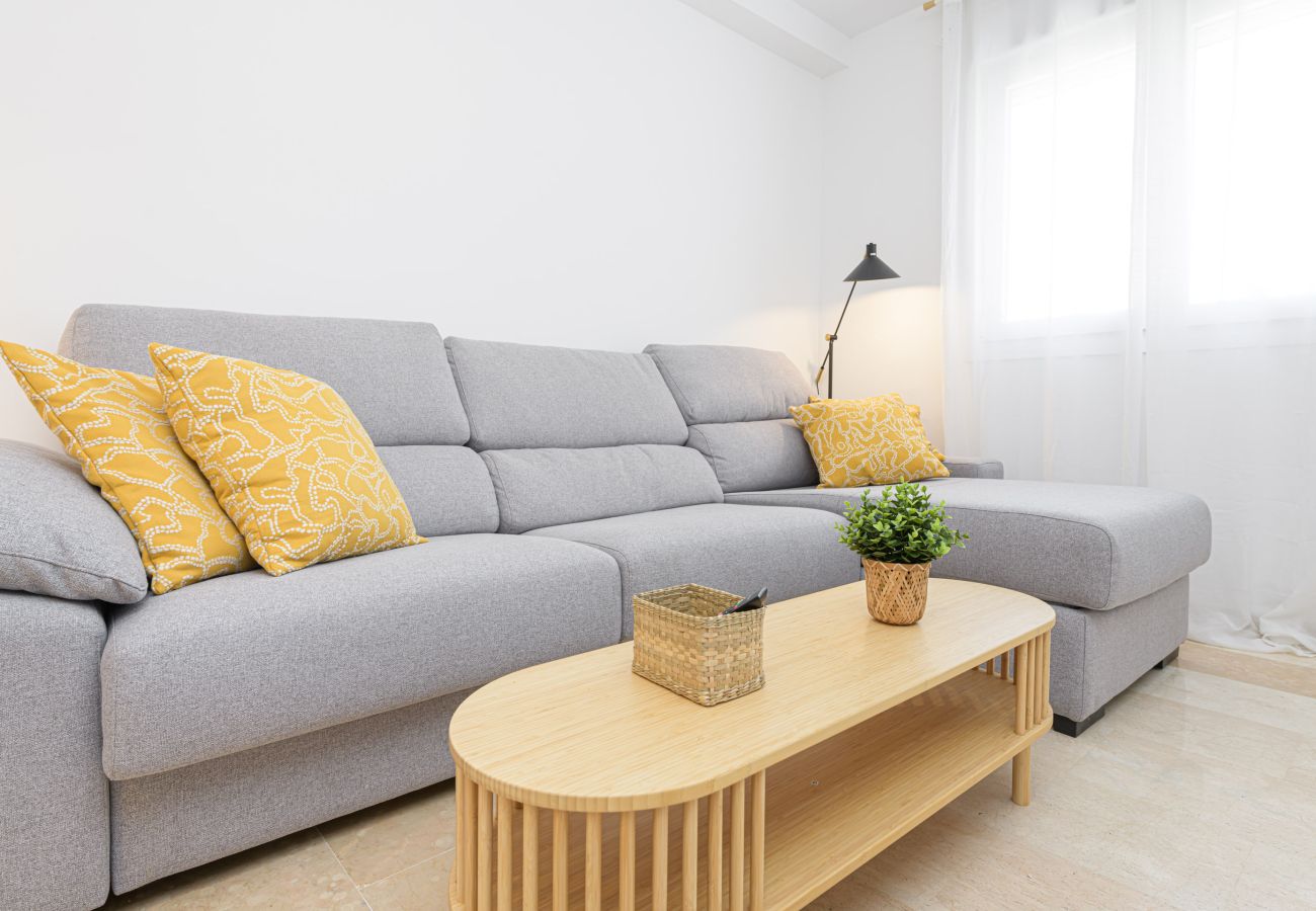 Apartment in Málaga - WintowinRentals Al-Mansa Central and Silent
