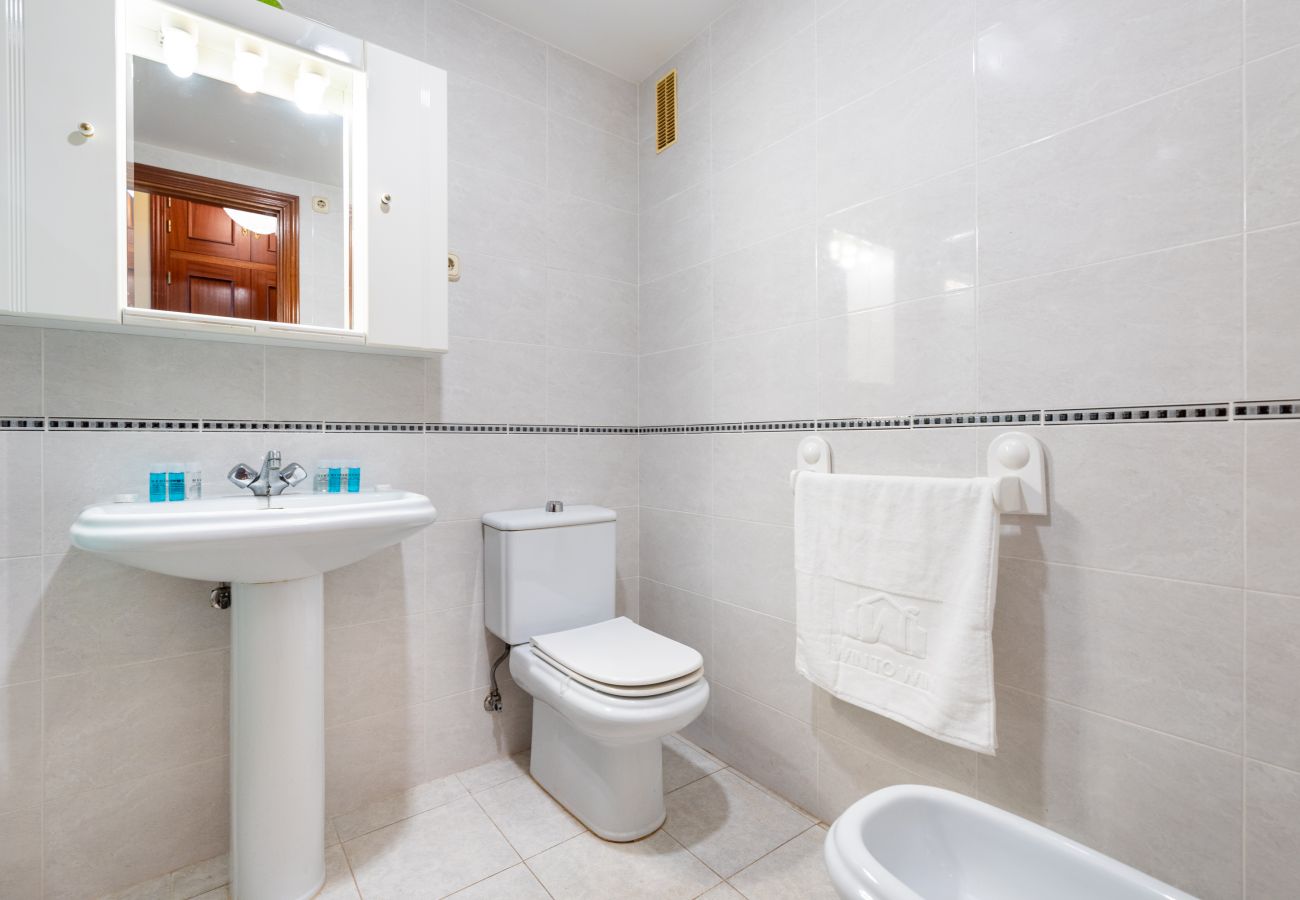 Apartment in Rincón de la Victoria - WintowinRentals 1st Line Beach, Parking and WIFI