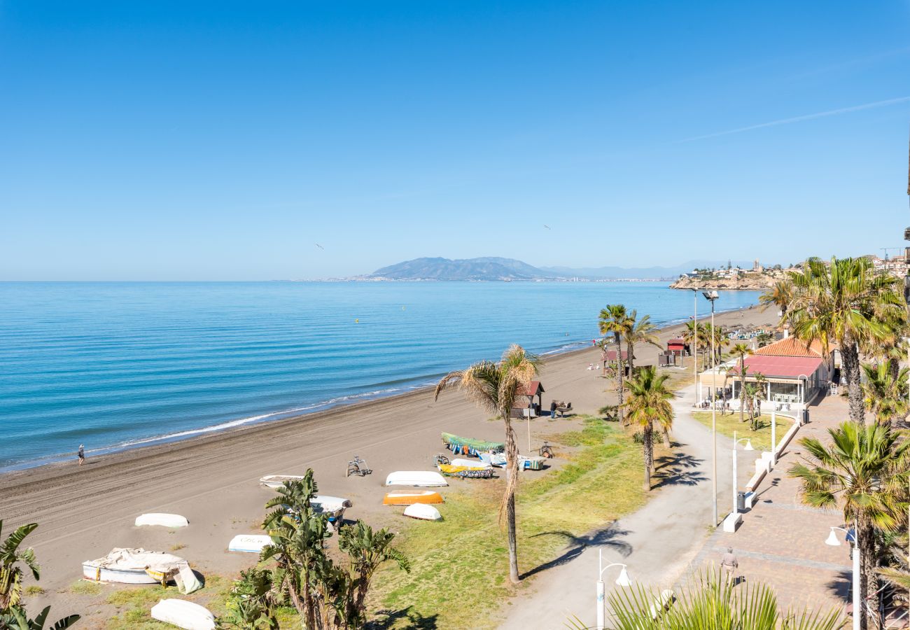 Apartment in Rincón de la Victoria - WintowinRentals 1st Line Beach, Parking and WIFI