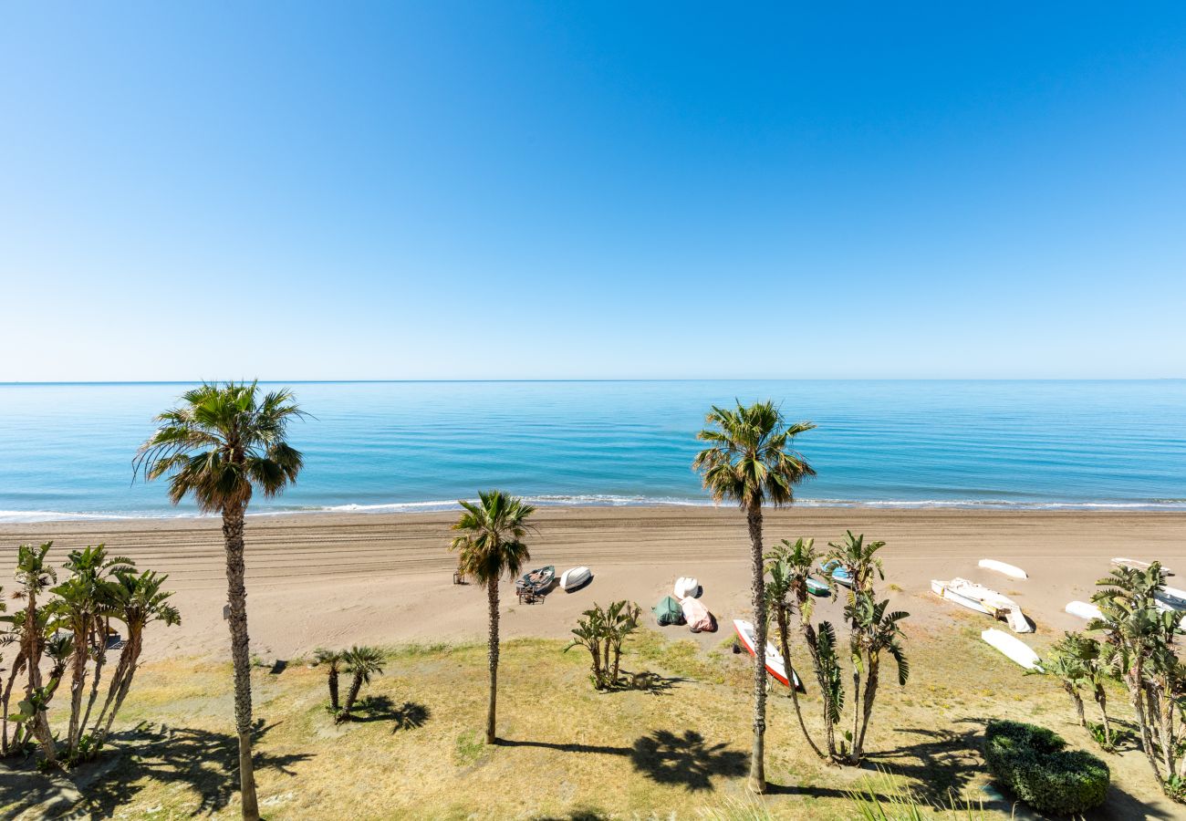 Apartment in Rincón de la Victoria - WintowinRentals 1st Line Beach, Parking and WIFI