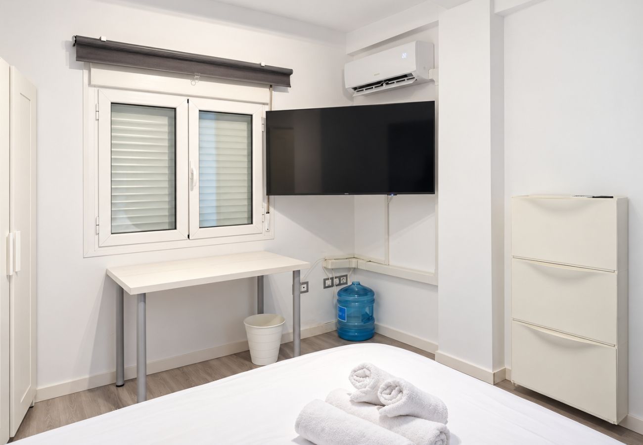 Apartment in Málaga - WintowinRentals Well Located, Complete and Cozy Apartment in Málaga