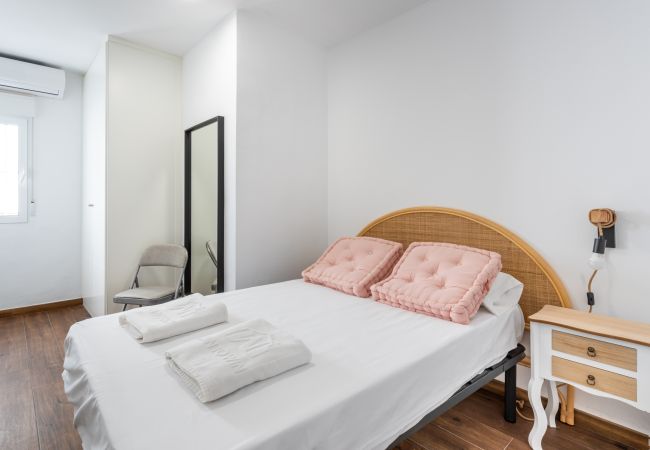 Apartment in La Cala del Moral - WintoWinRentals - Beachfront little villa. Apartment in La Cala del Moral - WintoWinRentals - Beachfront little villa.