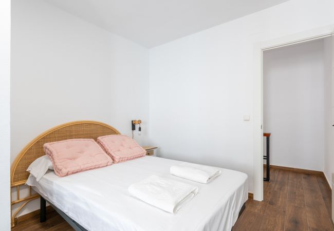 Apartment in La Cala del Moral - WintoWinRentals - Beachfront little villa. Apartment in La Cala del Moral - WintoWinRentals - Beachfront little villa.
