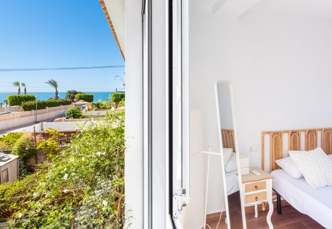 Apartment in La Cala del Moral - WintoWinRentals - Beachfront little villa. Apartment in La Cala del Moral - WintoWinRentals - Beachfront little villa.