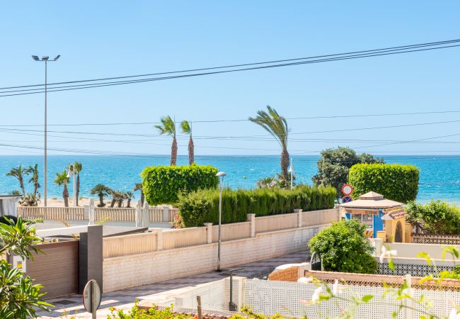 Apartment in La Cala del Moral - WintoWinRentals - Beachfront little villa. Apartment in La Cala del Moral - WintoWinRentals - Beachfront little villa.
