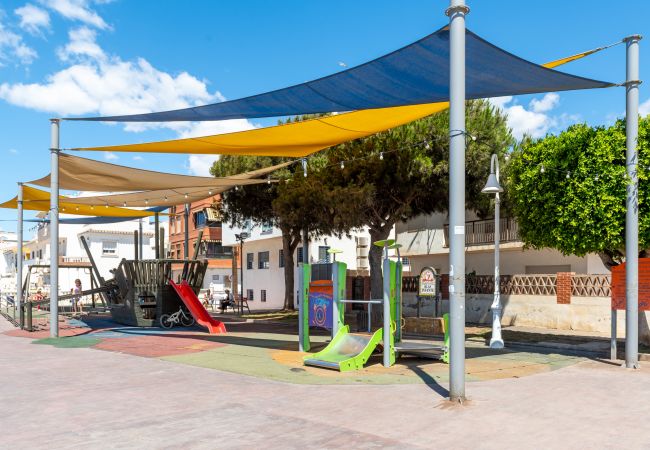 Apartment in La Cala del Moral - WintoWinRentals - Beachfront little villa. Apartment in La Cala del Moral - WintoWinRentals - Beachfront little villa.