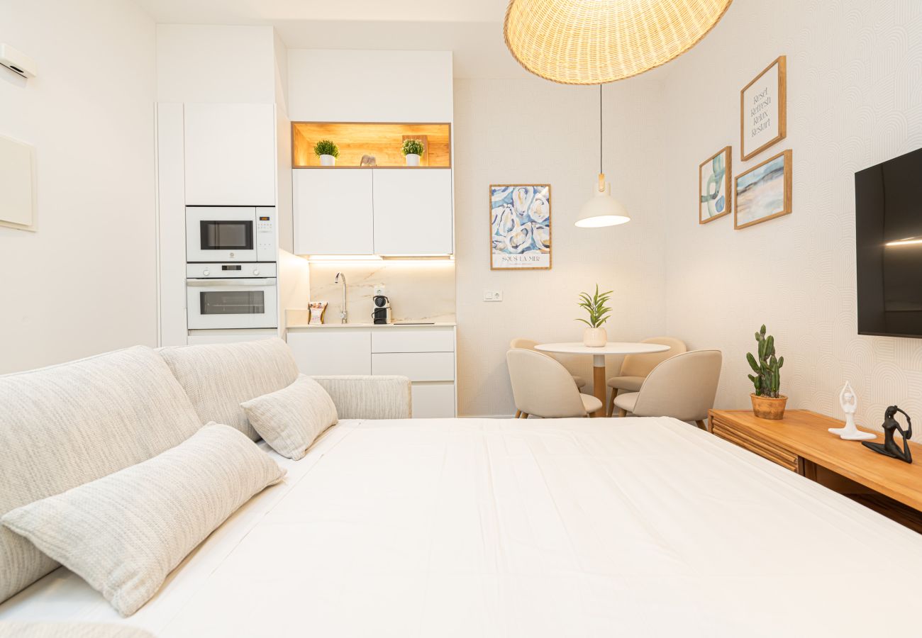 Studio in Málaga - HM0C GOLETA SUITES 0C