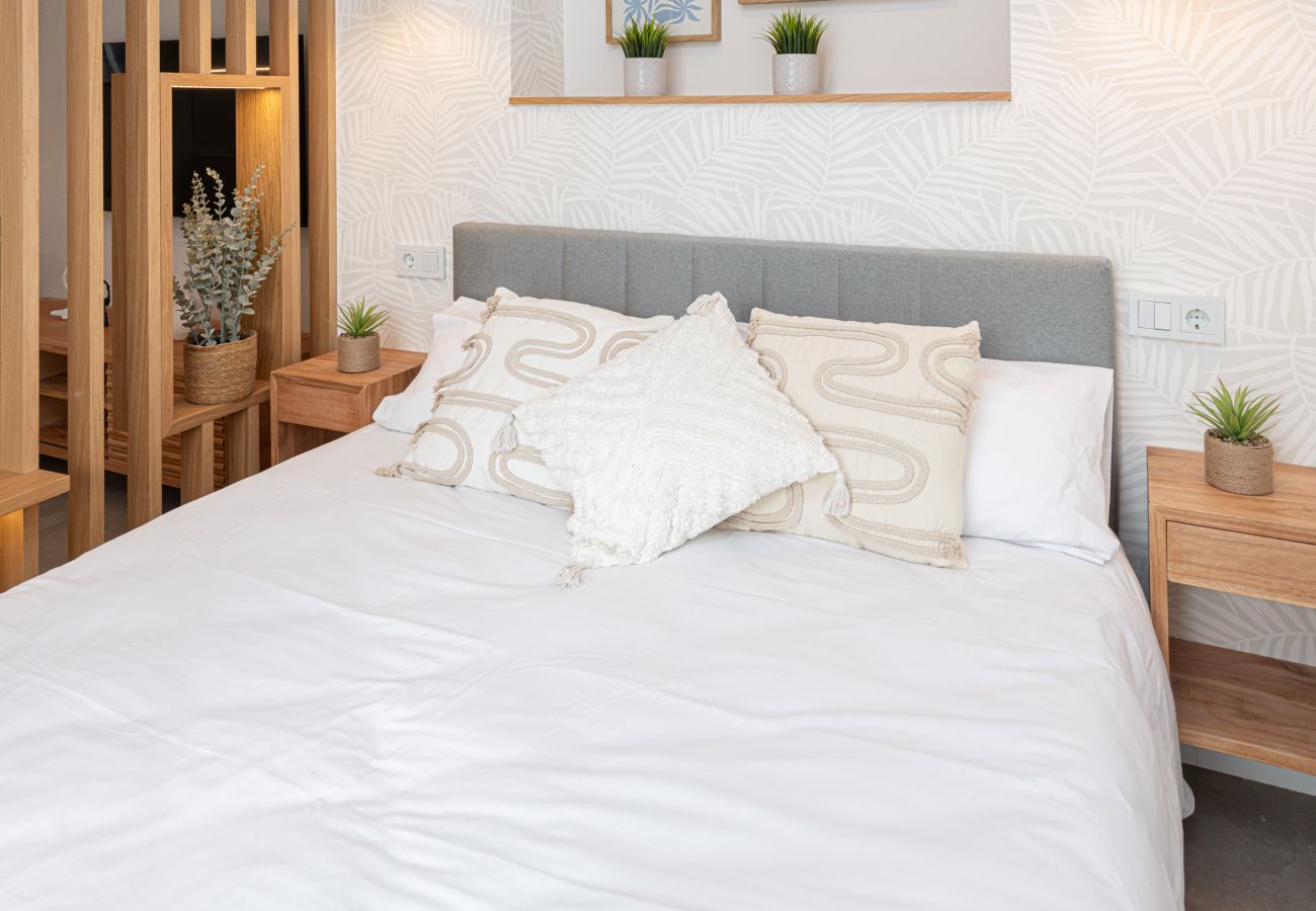 Studio in Málaga - HM0C GOLETA SUITES 0C