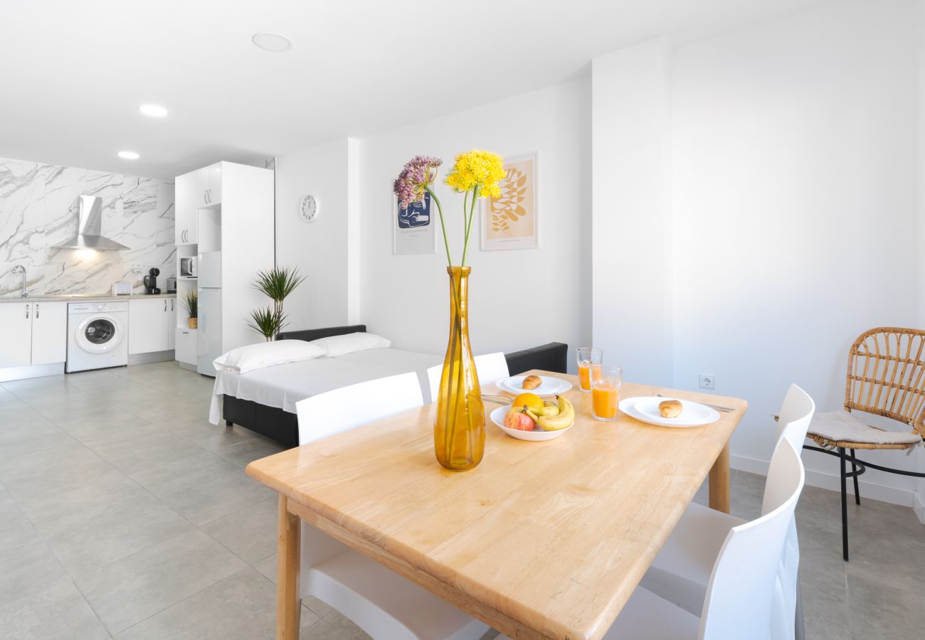 Apartment in Málaga - WintowinRentals Altamira Suites High Floor