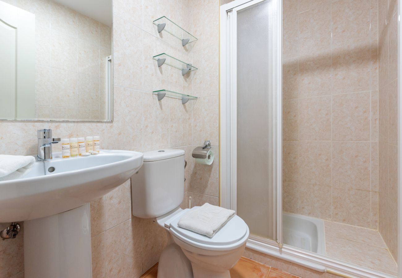 Apartment in La Cala del Moral - WintowinRentals Great Location, Free Parking, Pool, Cala del Moral