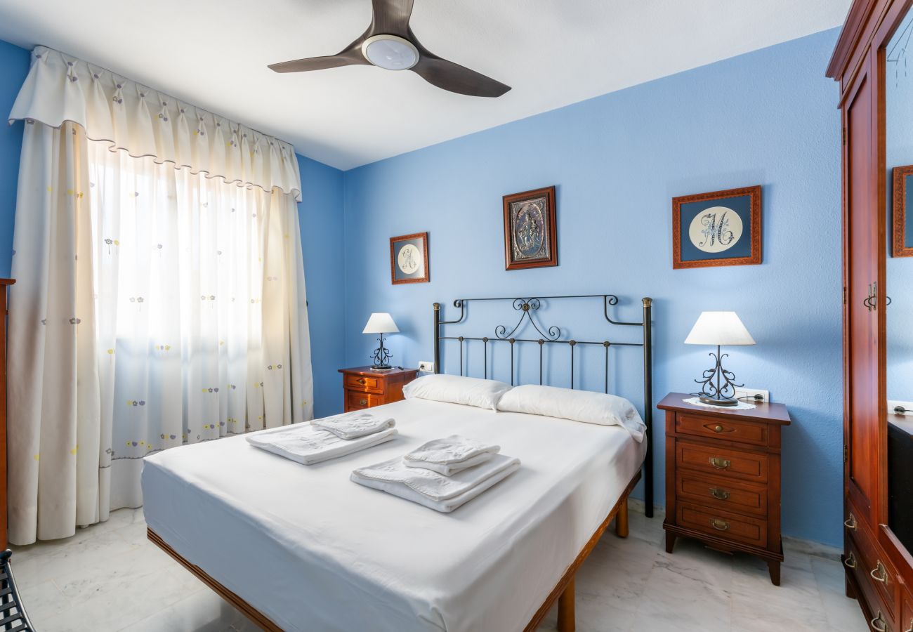 Apartment in La Cala del Moral - WintowinRentals Great Location, Free Parking, Pool, Cala del Moral