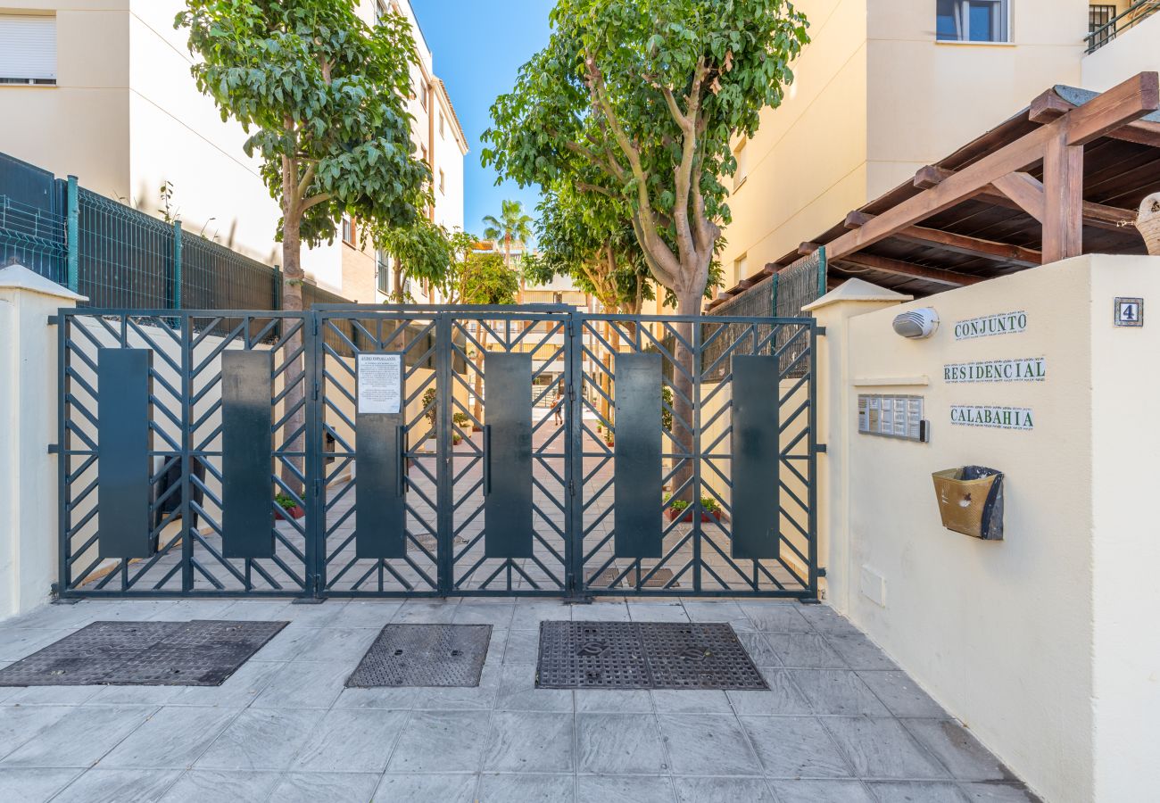 Apartment in La Cala del Moral - WintowinRentals Great Location, Free Parking, Pool, Cala del Moral