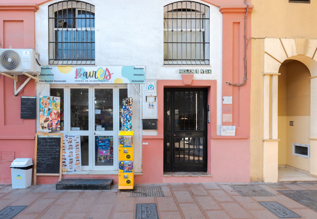 Apartment in Rincón de la Victoria - Wintowinrentals Frontline beach apartment in Rincón de la Victoria