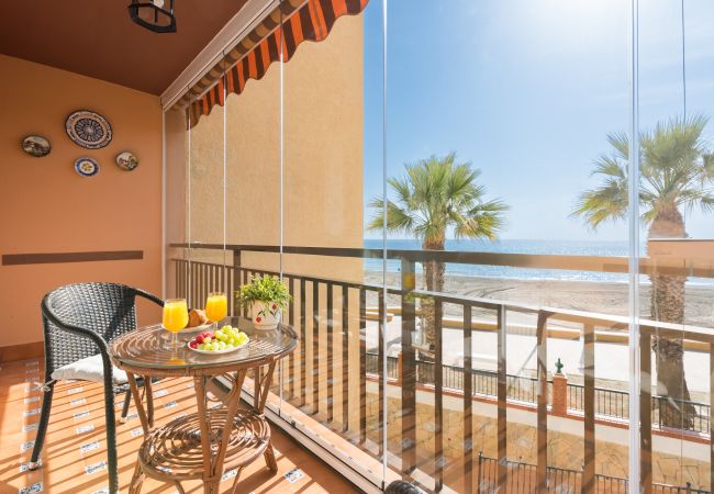 Apartment in Rincón de la Victoria - WintowinRentals Spectacular Sea Views on the Beachfront Apartment in Rincón de la Victoria - WintowinRentals Spectacular Sea Views on the Beachfront