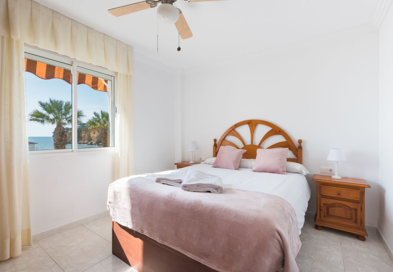 Apartment in Rincón de la Victoria - WintowinRentals Spectacular Sea Views on the Beachfront