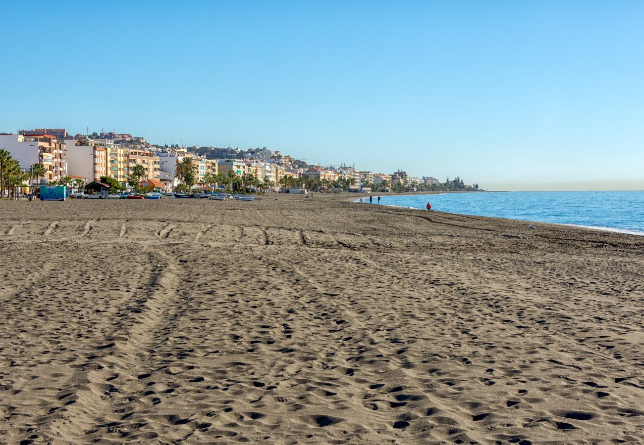 Apartment in Rincón de la Victoria - WintowinRentals Spectacular Sea Views on the Beachfront