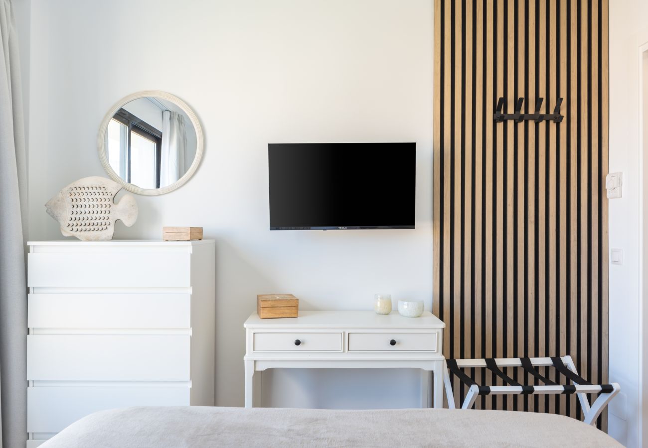 Apartment in Torremolinos - WintowinRentals Private Apartment in Ocean House with Sea Views