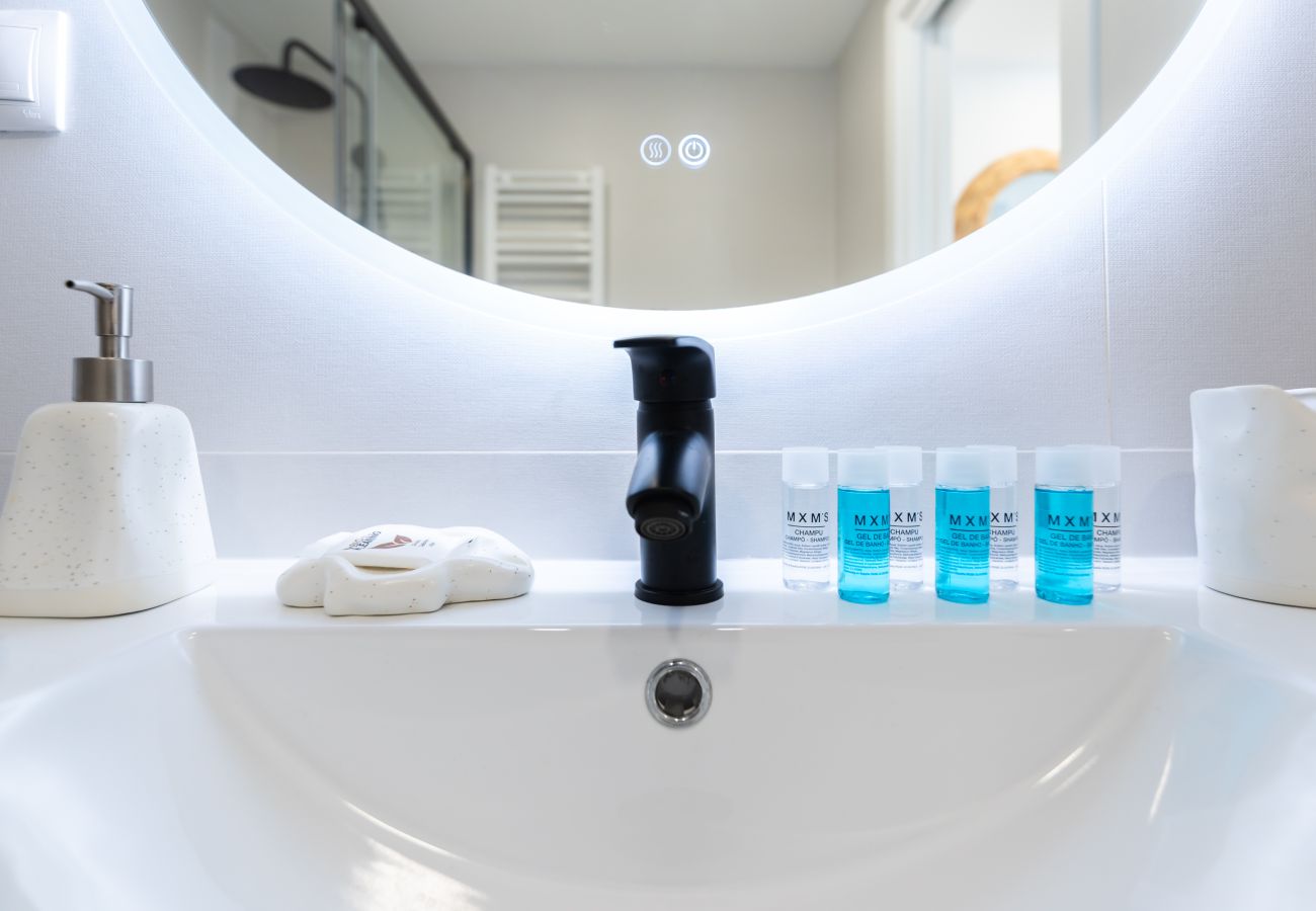 Apartment in Torremolinos - WintowinRentals Private Apartment in Ocean House with Sea Views