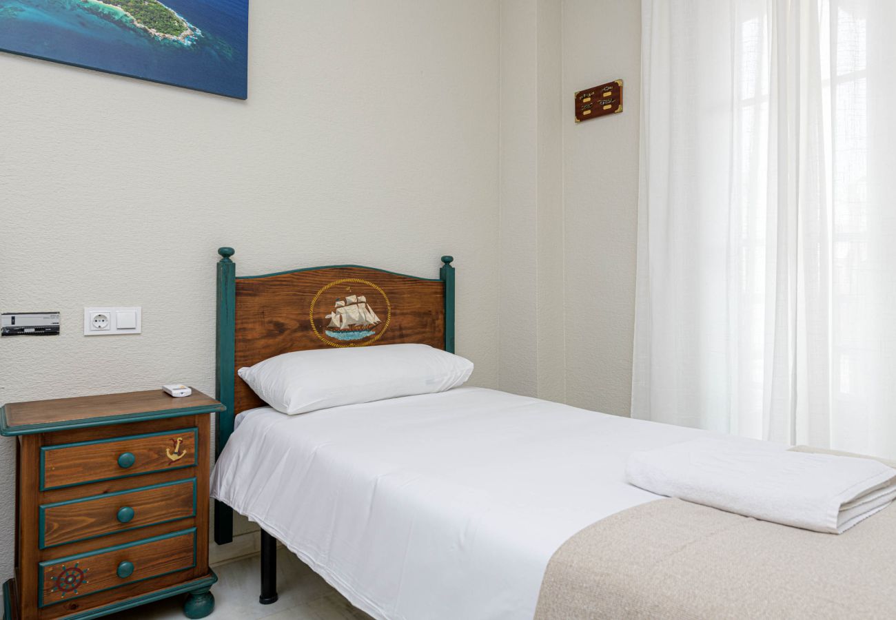 Apartment in Rincón de la Victoria - WintowinRentals Seafront Apartment with Spectacular Views