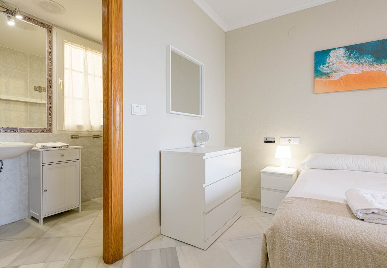 Apartment in Rincón de la Victoria - WintowinRentals Seafront Apartment with Spectacular Views