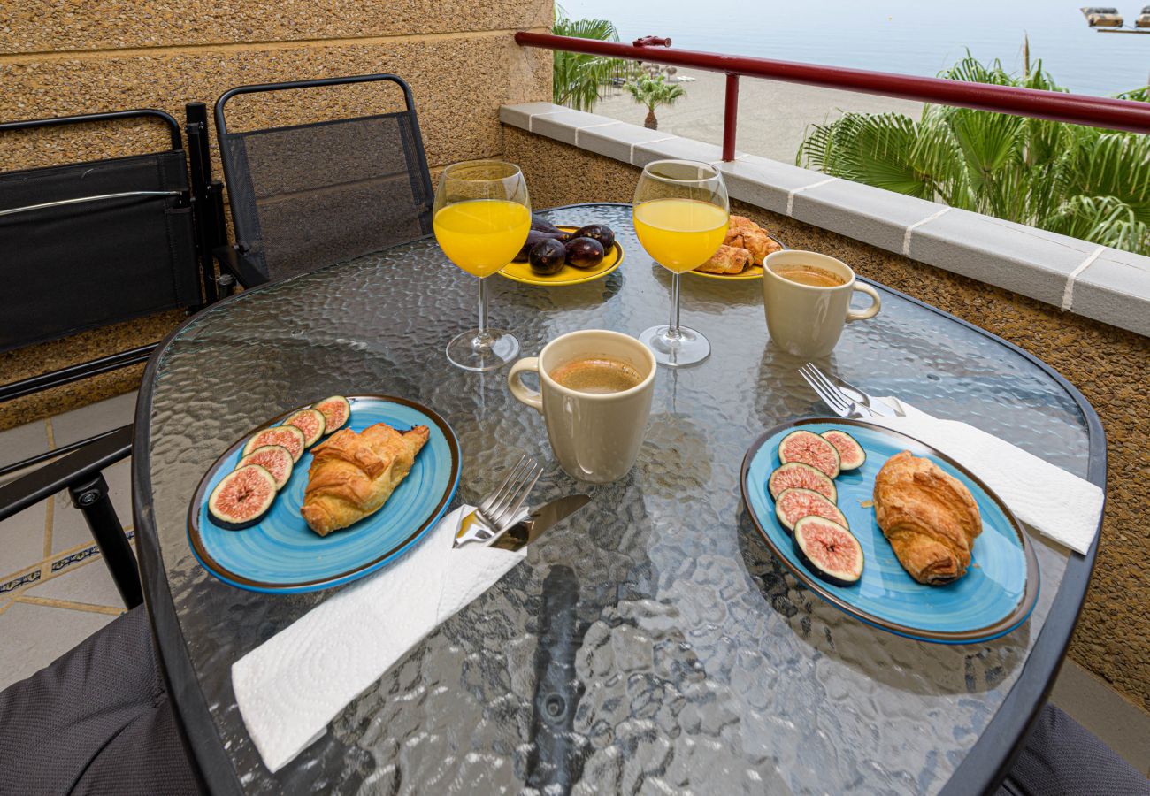 Apartment in Rincón de la Victoria - WintowinRentals Seafront Apartment with Spectacular Views