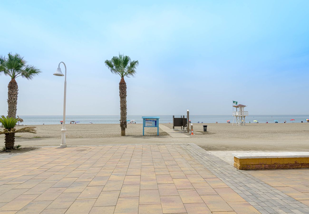 Apartment in Rincón de la Victoria - WintowinRentals Seafront Apartment with Spectacular Views