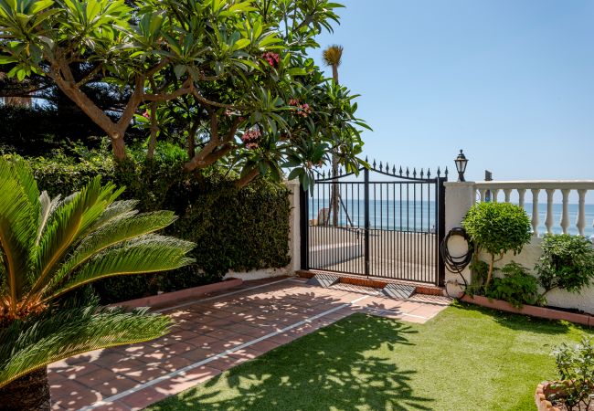 House in Rincón de la Victoria - WintowinRentals Beachfront House with Private Garden House in Rincón de la Victoria - WintowinRentals Beachfront House with Private Garden
