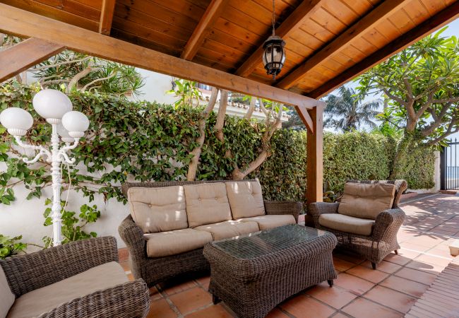 House in Rincón de la Victoria - WintowinRentals Beachfront House with Private Garden House in Rincón de la Victoria - WintowinRentals Beachfront House with Private Garden