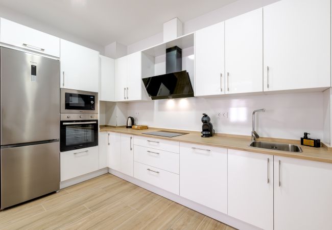 Apartment in Málaga - WintowinRentals Bright and Modern Apartment Near Huelin Beach Apartment in Málaga - WintowinRentals Bright and Modern Apartment Near Huelin Beach