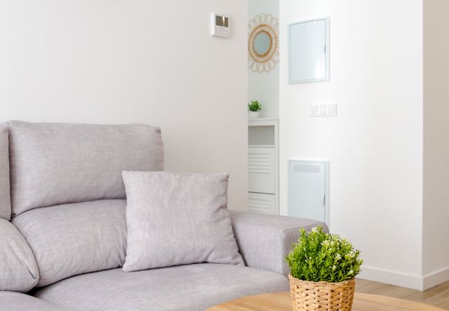 Apartment in Málaga - WintowinRentals Bright and Modern Apartment Near Huelin Beach Apartment in Málaga - WintowinRentals Bright and Modern Apartment Near Huelin Beach