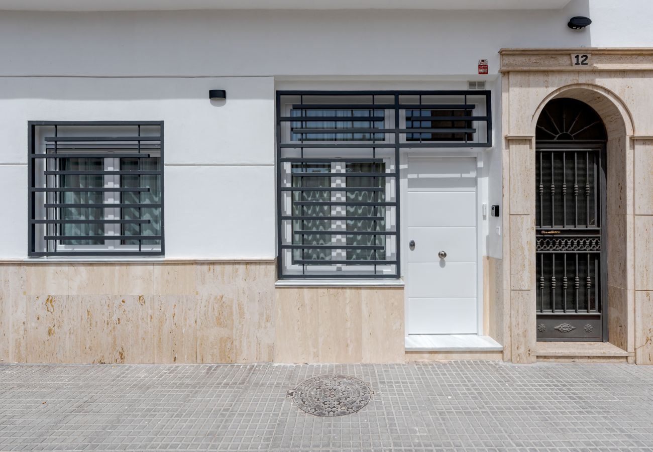 Apartment in Málaga - WintowinRentals Bright and Modern Apartment Near Huelin Beach