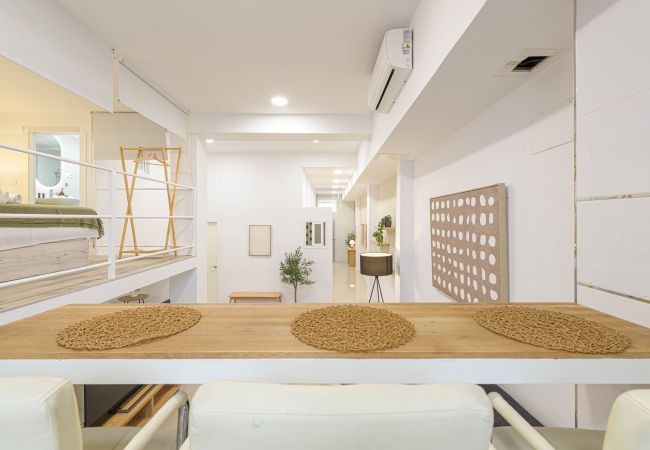 Apartment in Málaga - WintowinRentals Renovated loft with garage next to Huelin Beach Apartment in Málaga - WintowinRentals Renovated loft with garage next to Huelin Beach