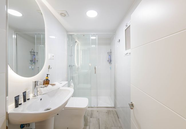 Apartment in Málaga - WintowinRentals Renovated loft with garage next to Huelin Beach Apartment in Málaga - WintowinRentals Renovated loft with garage next to Huelin Beach