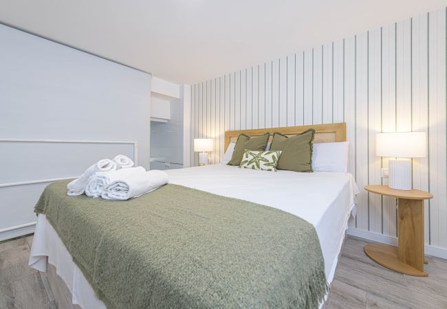 Apartment in Málaga - WintowinRentals Renovated loft with garage next to Huelin Beach Apartment in Málaga - WintowinRentals Renovated loft with garage next to Huelin Beach