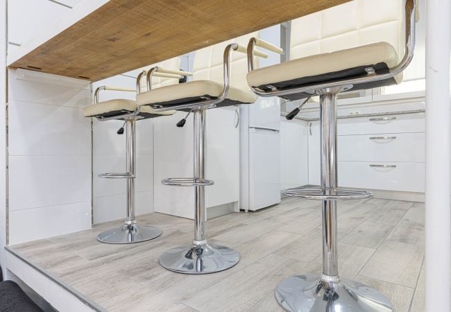 Apartment in Málaga - WintowinRentals Renovated loft with garage next to Huelin Beach Apartment in Málaga - WintowinRentals Renovated loft with garage next to Huelin Beach