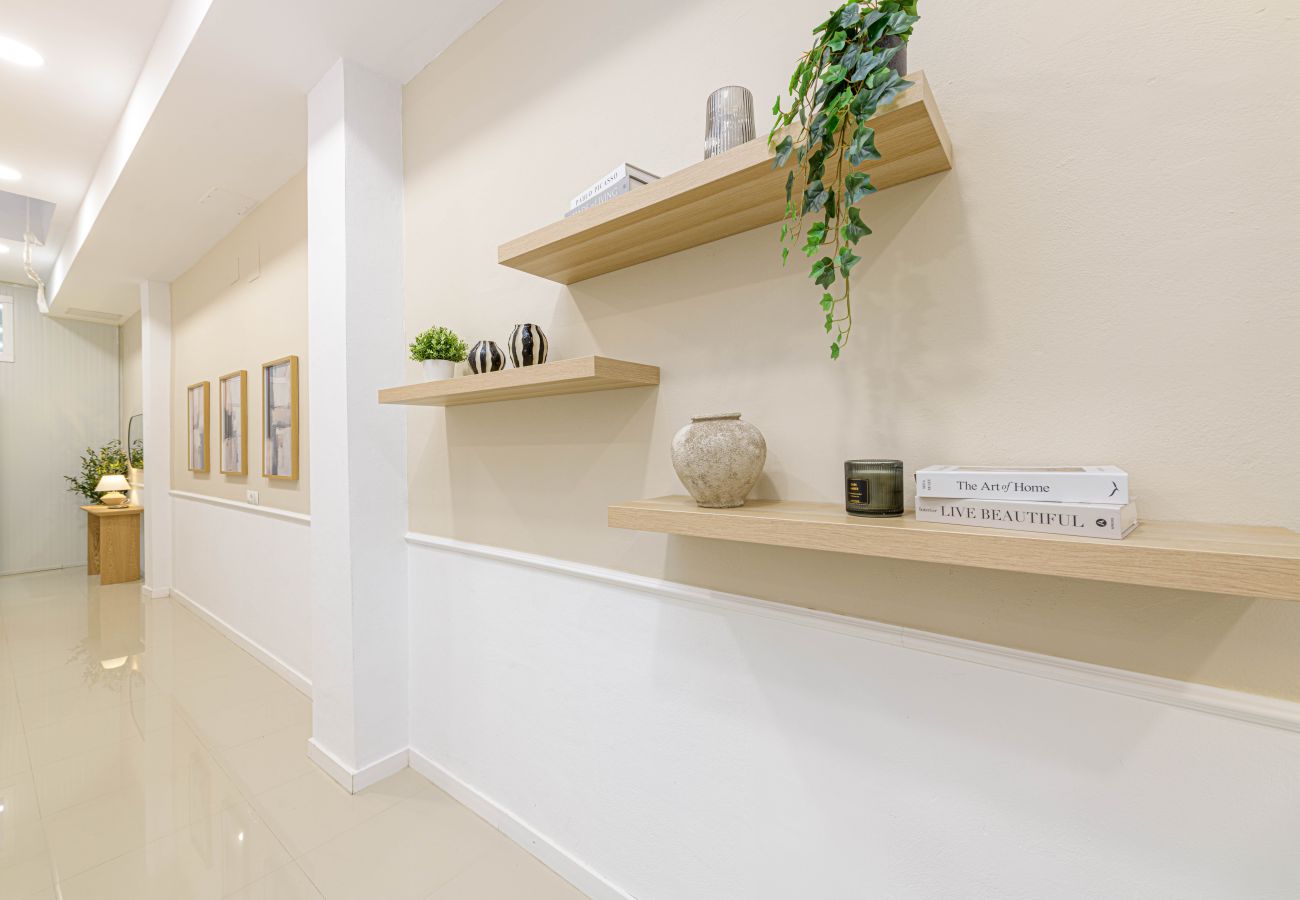 Apartment in Málaga - WintowinRentals Renovated loft with garage next to Huelin Beach Apartment in Málaga - WintowinRentals Renovated loft with garage next to Huelin Beach