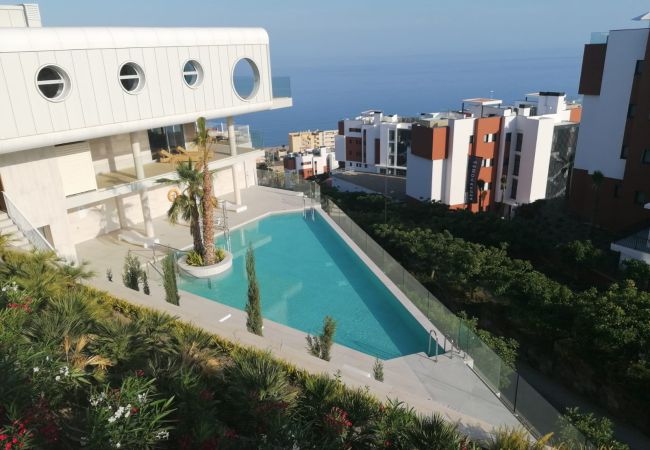 Apartment in Fuengirola - WintowinRentals Fuengirola Exclusive Sea View Apartment with Terrace, Pool and Parking