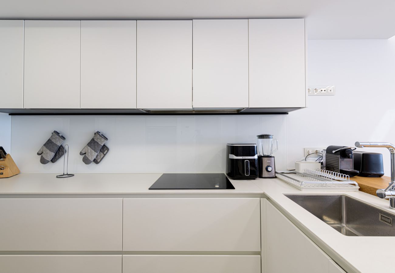 Apartment in Fuengirola - WintowinRentals Fuengirola Exclusive Sea View Apartment with Terrace, Pool and Parking