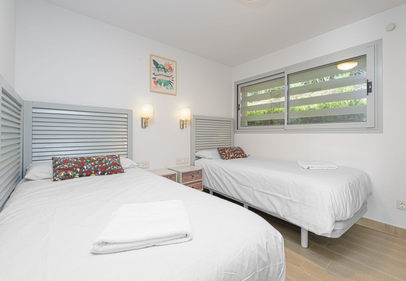 Apartment in Fuengirola - WintowinRentals Fuengirola Exclusive Sea View Apartment with Terrace, Pool and Parking