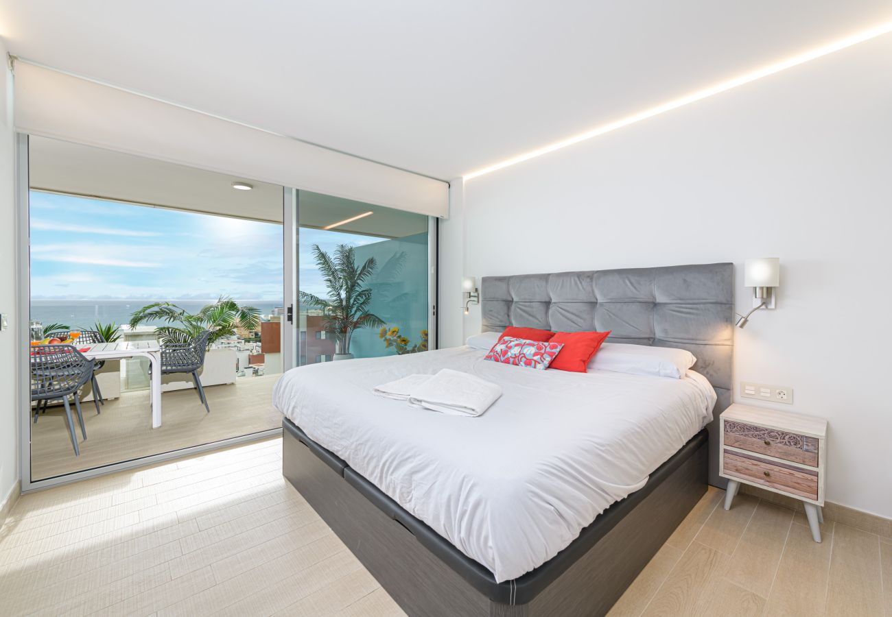 Apartment in Fuengirola - WintowinRentals Fuengirola Exclusive Sea View Apartment with Terrace, Pool and Parking