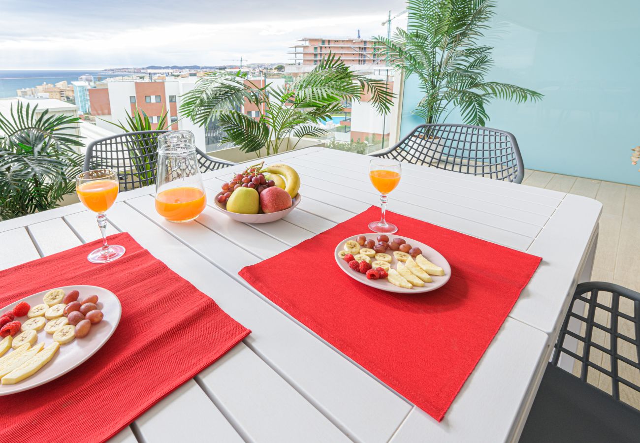 Apartment in Fuengirola - WintowinRentals Fuengirola Exclusive Sea View Apartment with Terrace, Pool and Parking