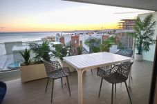 Apartment in Fuengirola - WintowinRentals Fuengirola Exclusive Sea View Apartment with Terrace, Pool and Parking