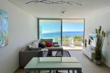 Apartment in Fuengirola - WintowinRentals Fuengirola Exclusive Sea View Apartment with Terrace, Pool and Parking