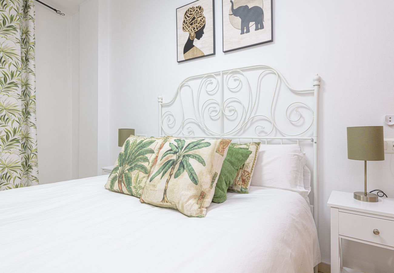 Apartment in Rincón de la Victoria - WintowinRentals Home Sweet Beach – 2 Bedrooms with Terrace near Rincón Beach