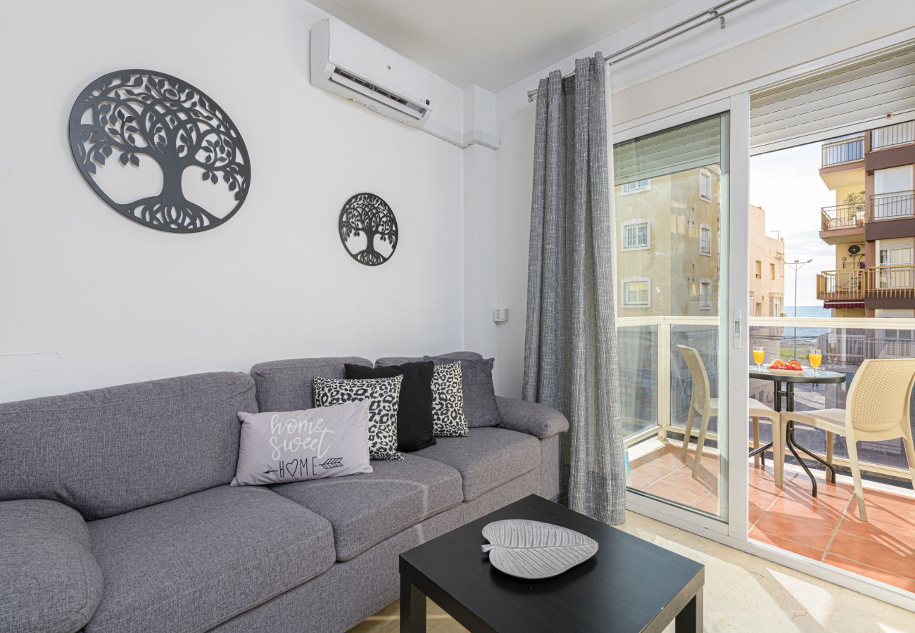 Apartment in Rincón de la Victoria - WintowinRentals Home Sweet Beach – 2 Bedrooms with Terrace near Rincón Beach