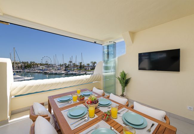 Apartment in Benalmádena - WintowinRentals Premium Apartment with Terrace and Stunning Views in Puerto Marina